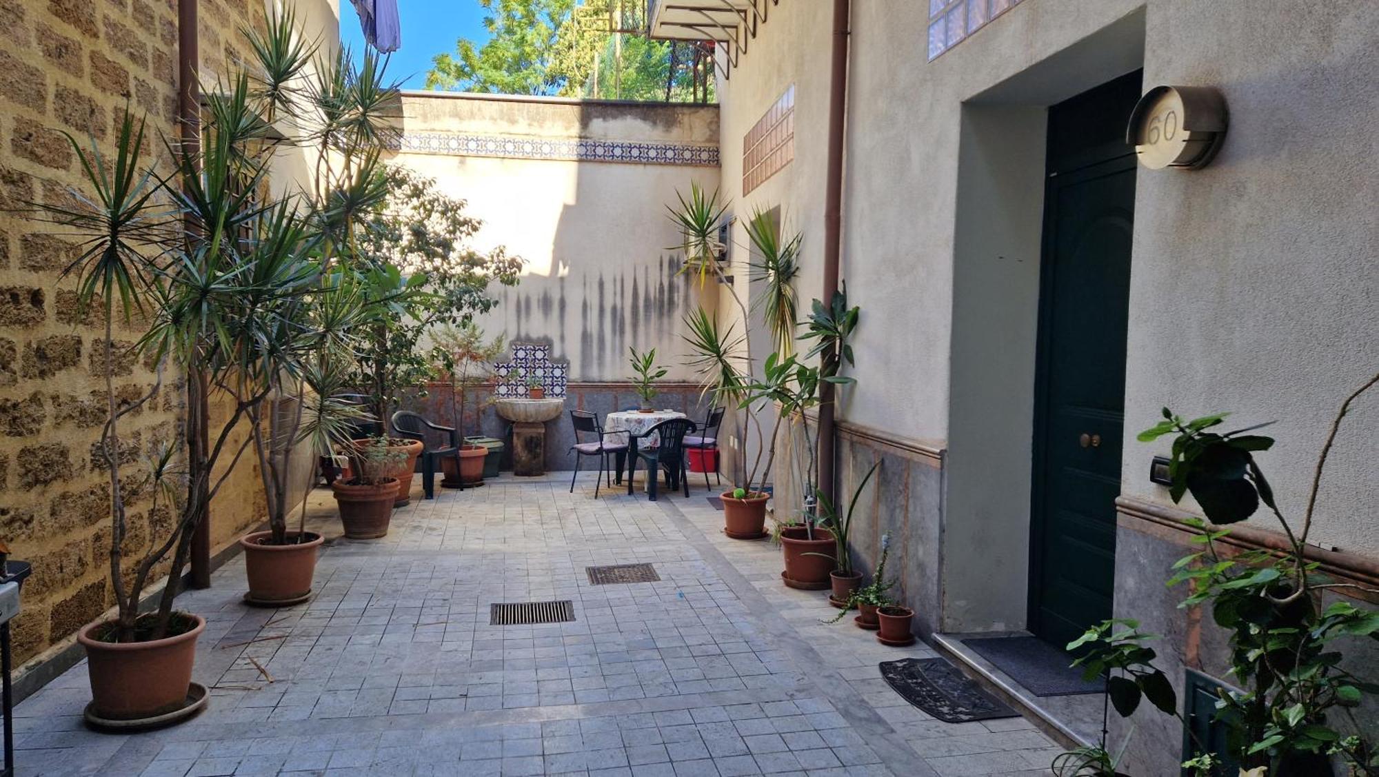 Casa Rotre In The Historic Center Of Palermo